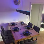 Apartamento 100 Qm Penthouse, Self-check-in, 2 Parkplaetze