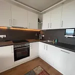 100 Qm Penthouse, Self-check-in, 2 Parkplaetze *