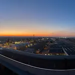 100 Qm Penthouse, Self-check-in, 2 Parkplaetze Apartamento Graz