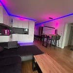 100 Qm Penthouse, Self-check-in, 2 Parkplaetze *