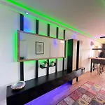 100 Qm Penthouse, Self-check-in, 2 Parkplaetze