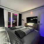 100 Qm Penthouse, Self-check-in, 2 Parkplaetze