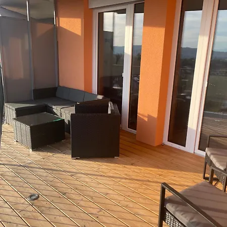 100 Qm Penthouse, Self-check-in, 2 Parkplaetze Appartement Graz
