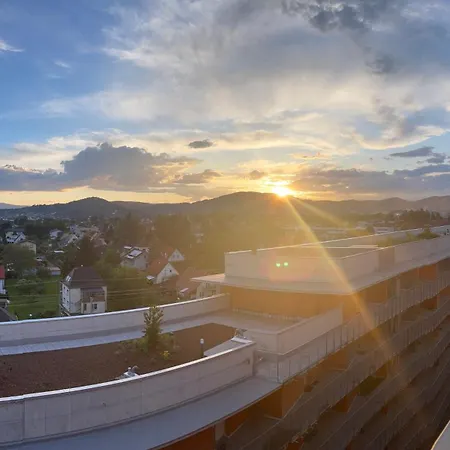 100 Qm Penthouse, Self-check-in, 2 Parkplaetze Appartement