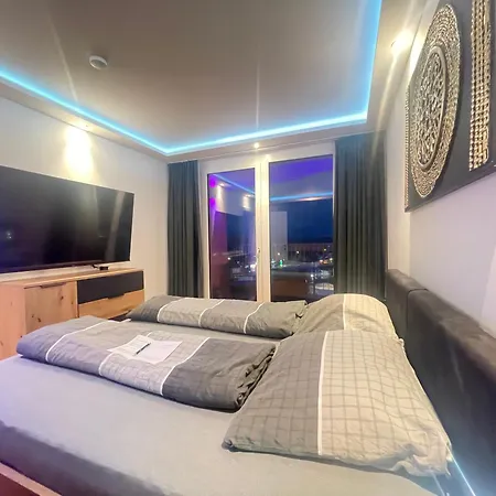 Appartement 100 Qm Penthouse, Self-check-in, 2 Parkplaetze *