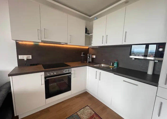 100 Qm Penthouse, Self-check-in, 2 Parkplaetze *