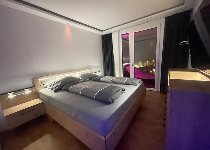 Appartement 100 Qm Penthouse, Self-check-in, 2 Parkplaetze