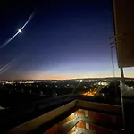 شقة 100 Qm Penthouse, Self-check-in, 2 Parkplaetze *