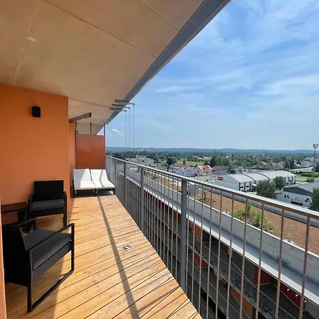100 Qm Penthouse, Self-check-in, 2 Parkplaetze Apartamento Graz