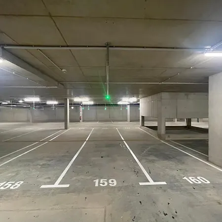 Apartment 100 Qm Penthouse, Self-check-in, 2 Parkplaetze *