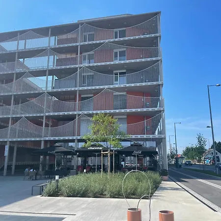 100 Qm Penthouse, Self-check-in, 2 Parkplaetze *