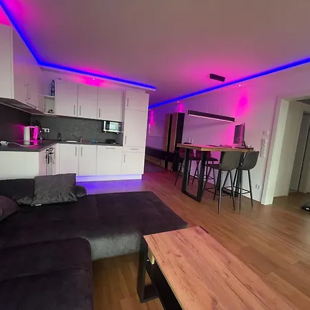 100 Qm Penthouse, Self-check-in, 2 Parkplaetze *