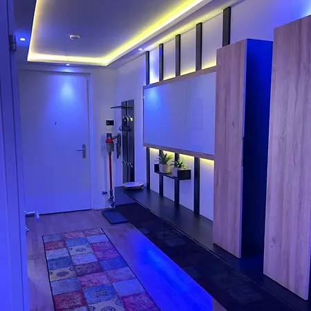 Appartement 100 Qm Penthouse, Self-check-in, 2 Parkplaetze *