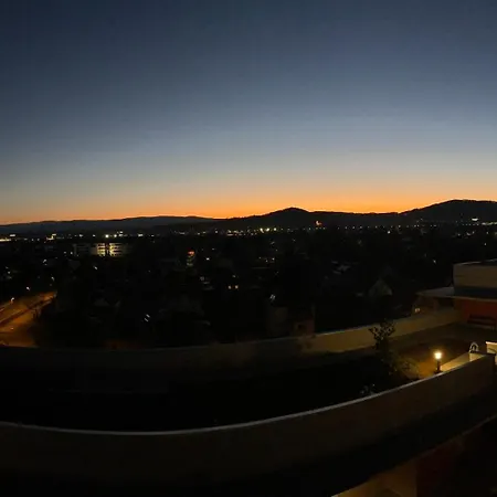 100 Qm Penthouse, Self-check-in, 2 Parkplaetze