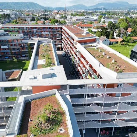 100 Qm Penthouse, Self-check-in, 2 Parkplaetze Apartment *