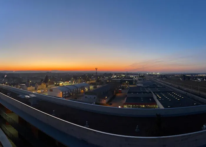 100 Qm Penthouse, Self-check-in, 2 Parkplaetze Apartamento Graz