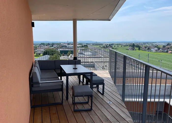 100 Qm Penthouse, Self-check-in, 2 Parkplaetze Lägenhet