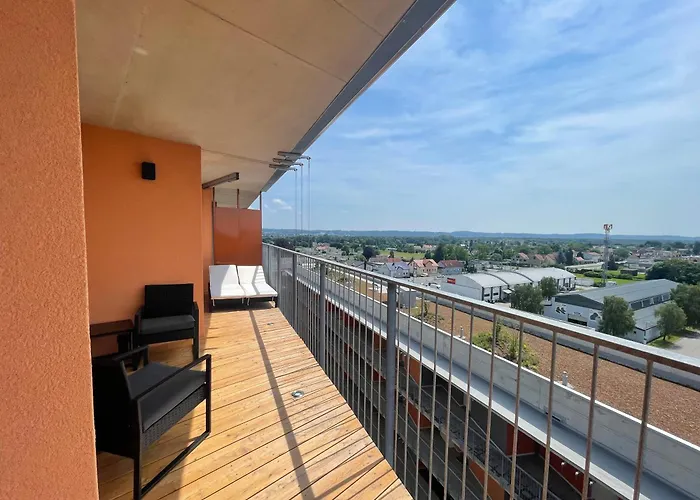 100 Qm Penthouse, Self-check-in, 2 Parkplaetze Lägenhet Graz