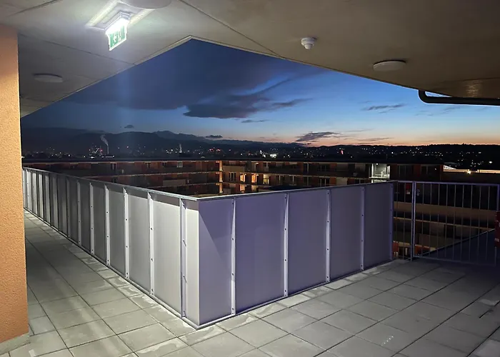 100 Qm Penthouse, Self-check-in, 2 Parkplätze Graz