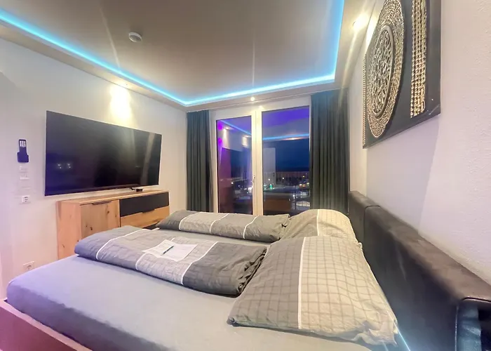 شقة 100 Qm Penthouse, Self-check-in, 2 Parkplaetze *