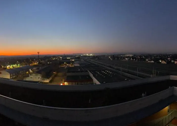 100 Qm Penthouse, Self-check-in, 2 Parkplaetze