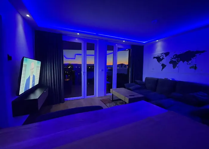 100 Qm Penthouse, Self-check-in, 2 Parkplaetze Graz