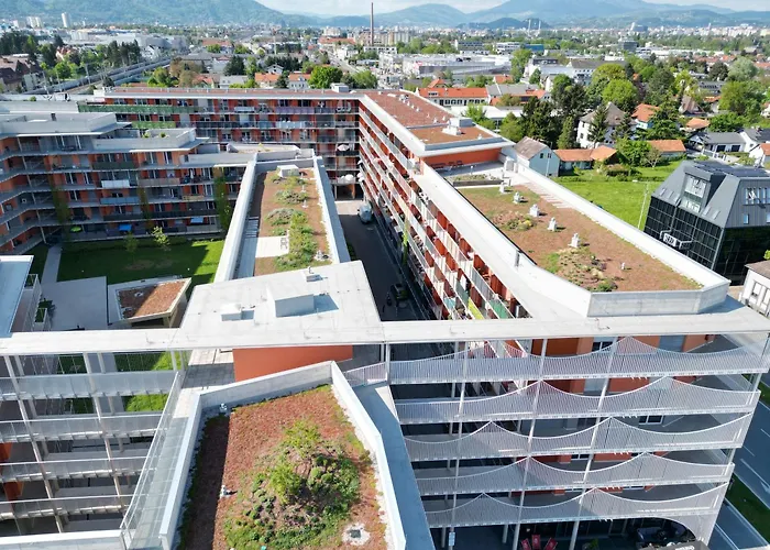 100 Qm Penthouse, Self-check-in, 2 Parkplaetze شقة *